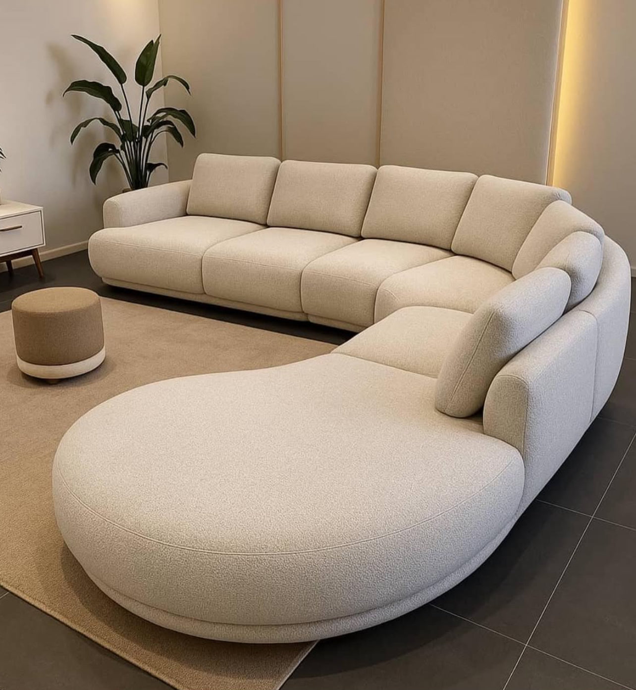 King Paparazzi Curve Sofa (Pre Order)